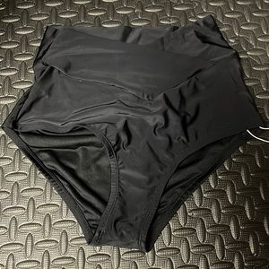 NWT Coral Reef Swim Vacationer Bottom size M